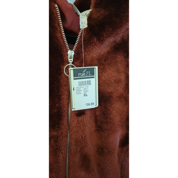 Juniors Faux-Fur Jacket - Super Soft & Comfy - NWT - Picture 5 of 6
